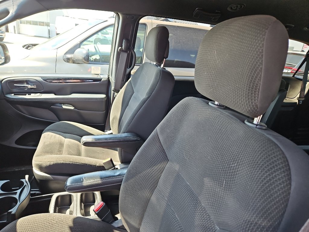 Used 2018 Dodge Grand Caravan SE FWD image 8