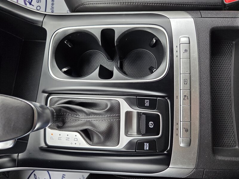 Used 2024 Kia Carnival LX FWD image 22