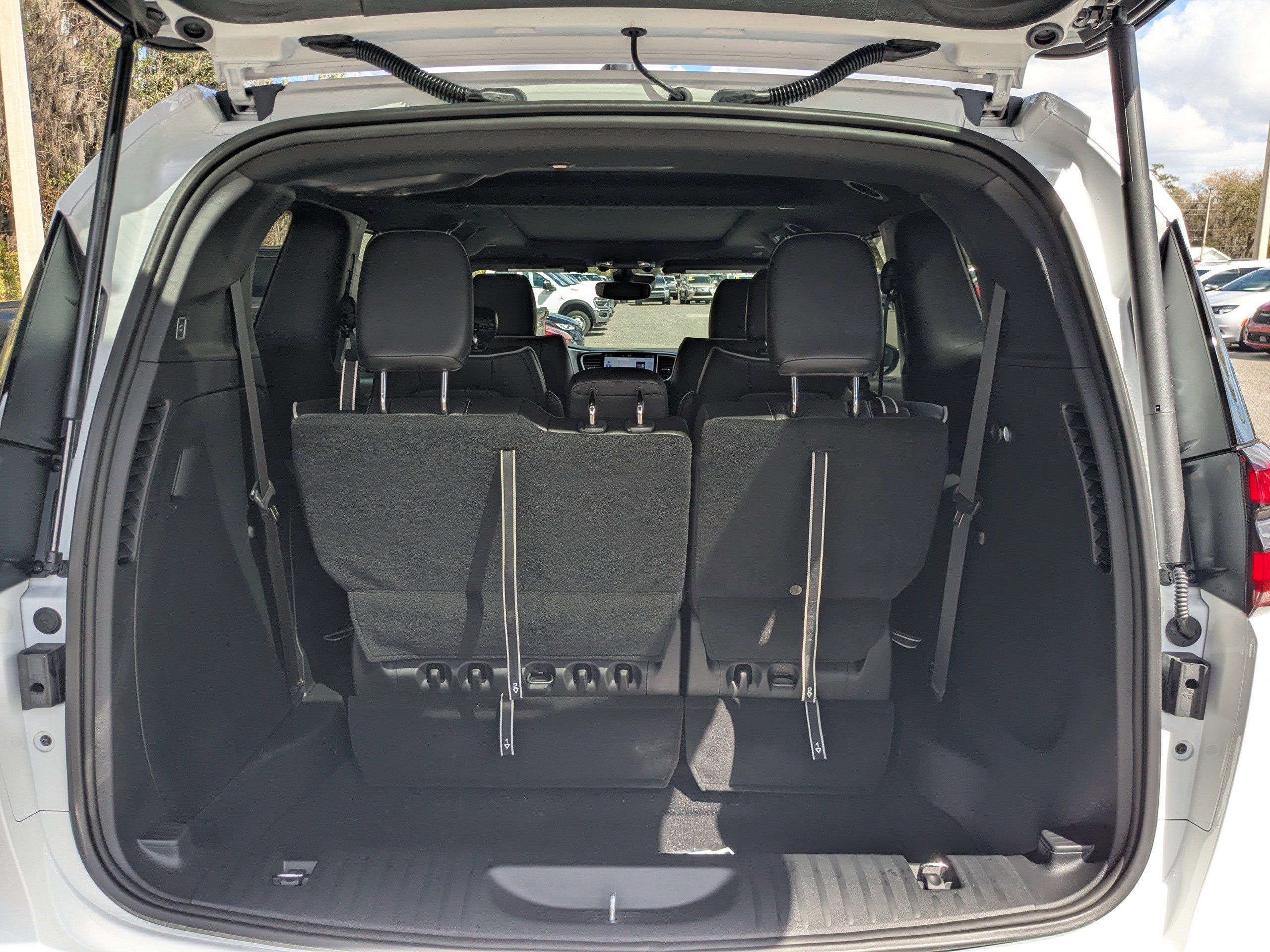 New 2026 Chrysler Pacifica Limited image 12