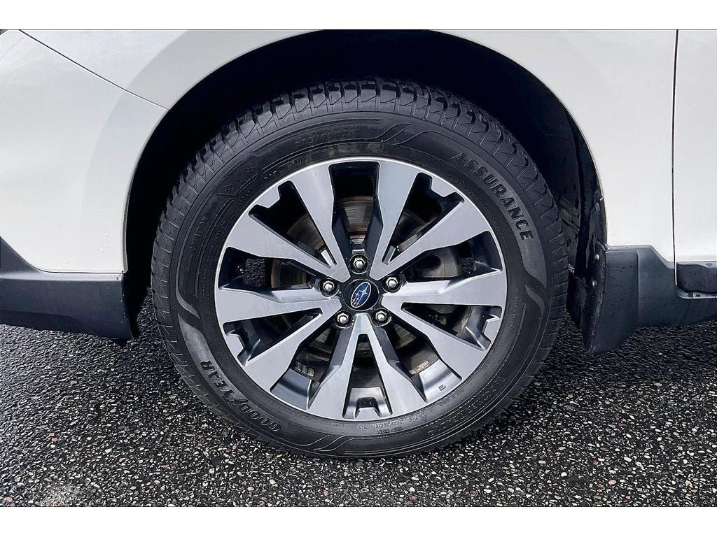 Used 2015 Subaru Outback 3.6R Limited AWD/4WD image 10