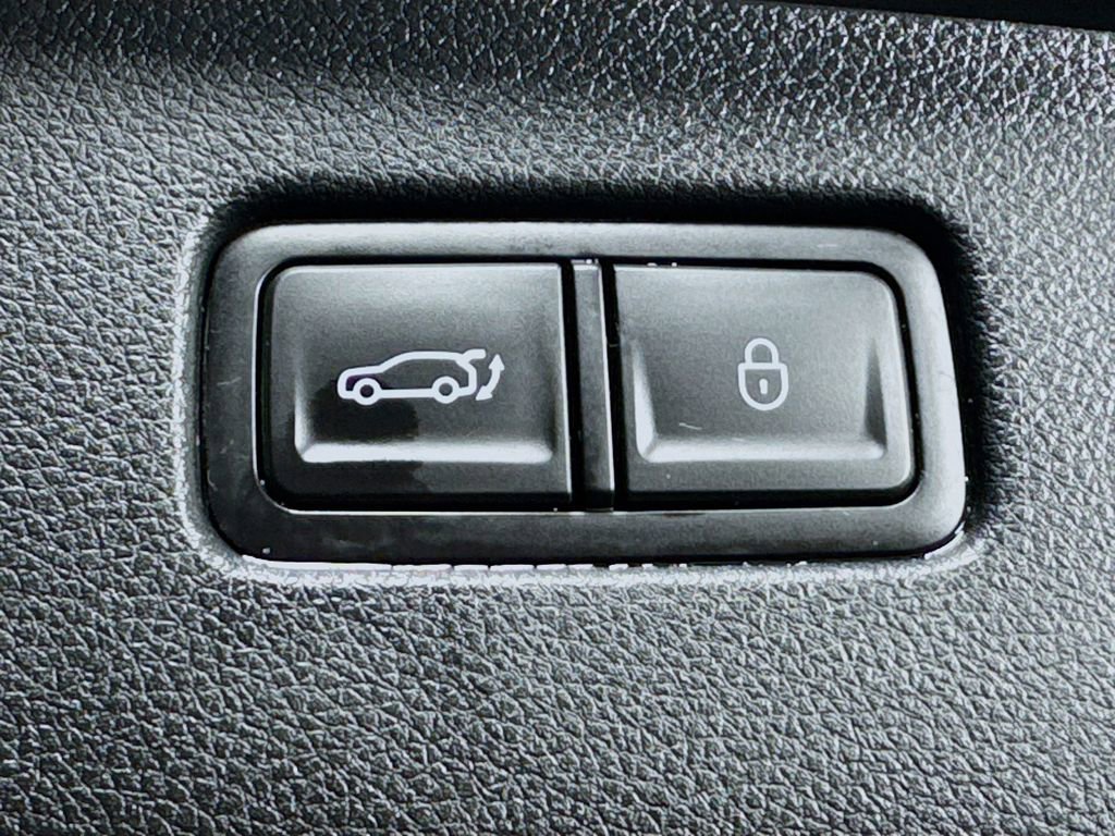 Used 2022 Genesis GV70 2.5T w/ Sport Prestige Package AWD/4WD image 32