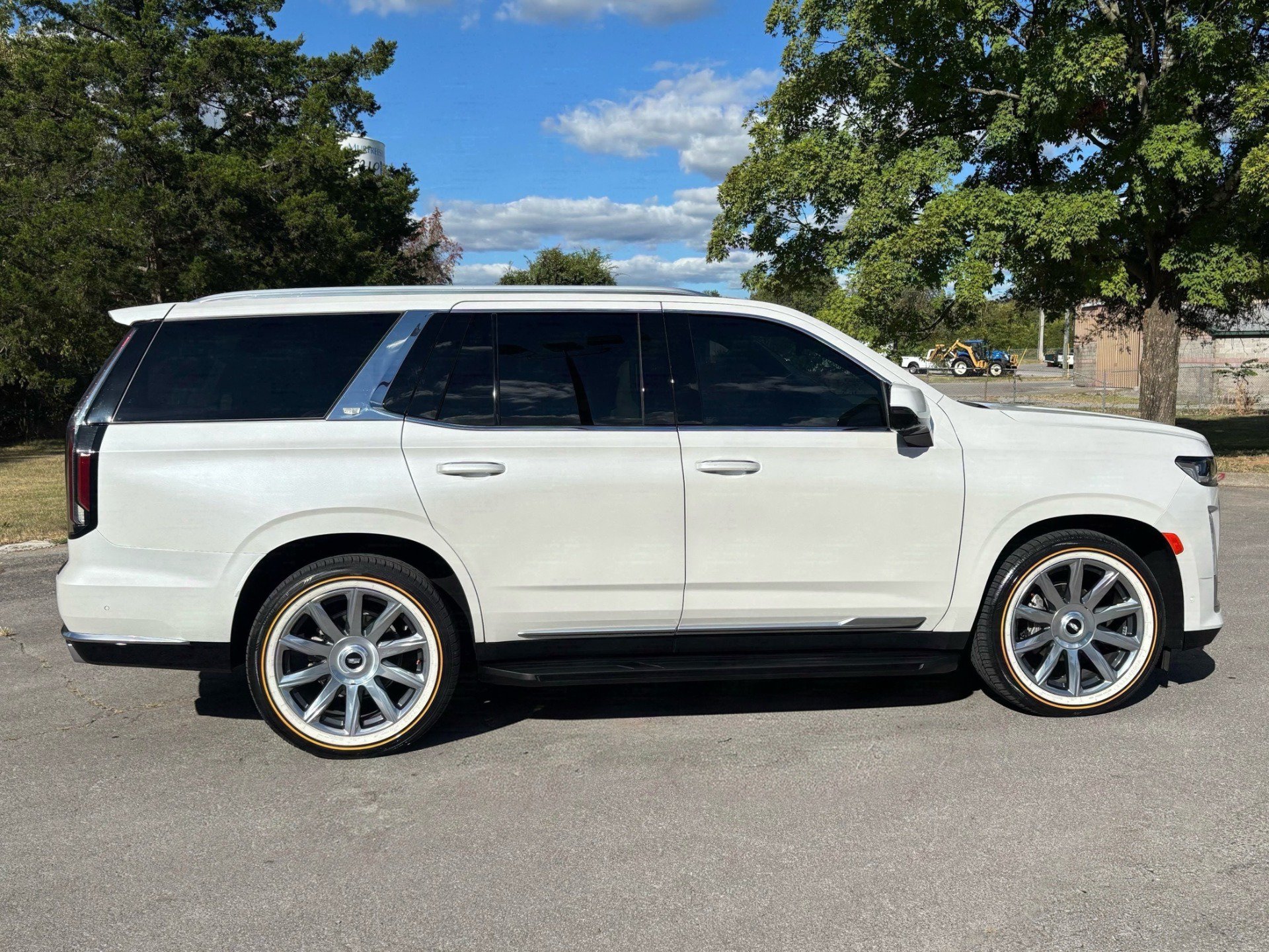 Used 2024 Cadillac Escalade Premium Luxury Platinum w/ LPO, Floor Liner Package AWD/4WD image 7