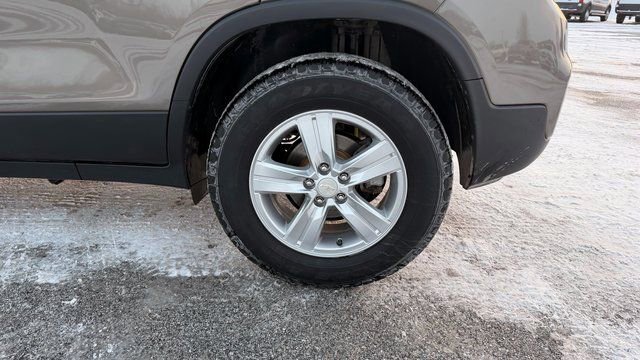 Used 2021 Chevrolet Trax LS w/ Tint and Cruise Package image 12
