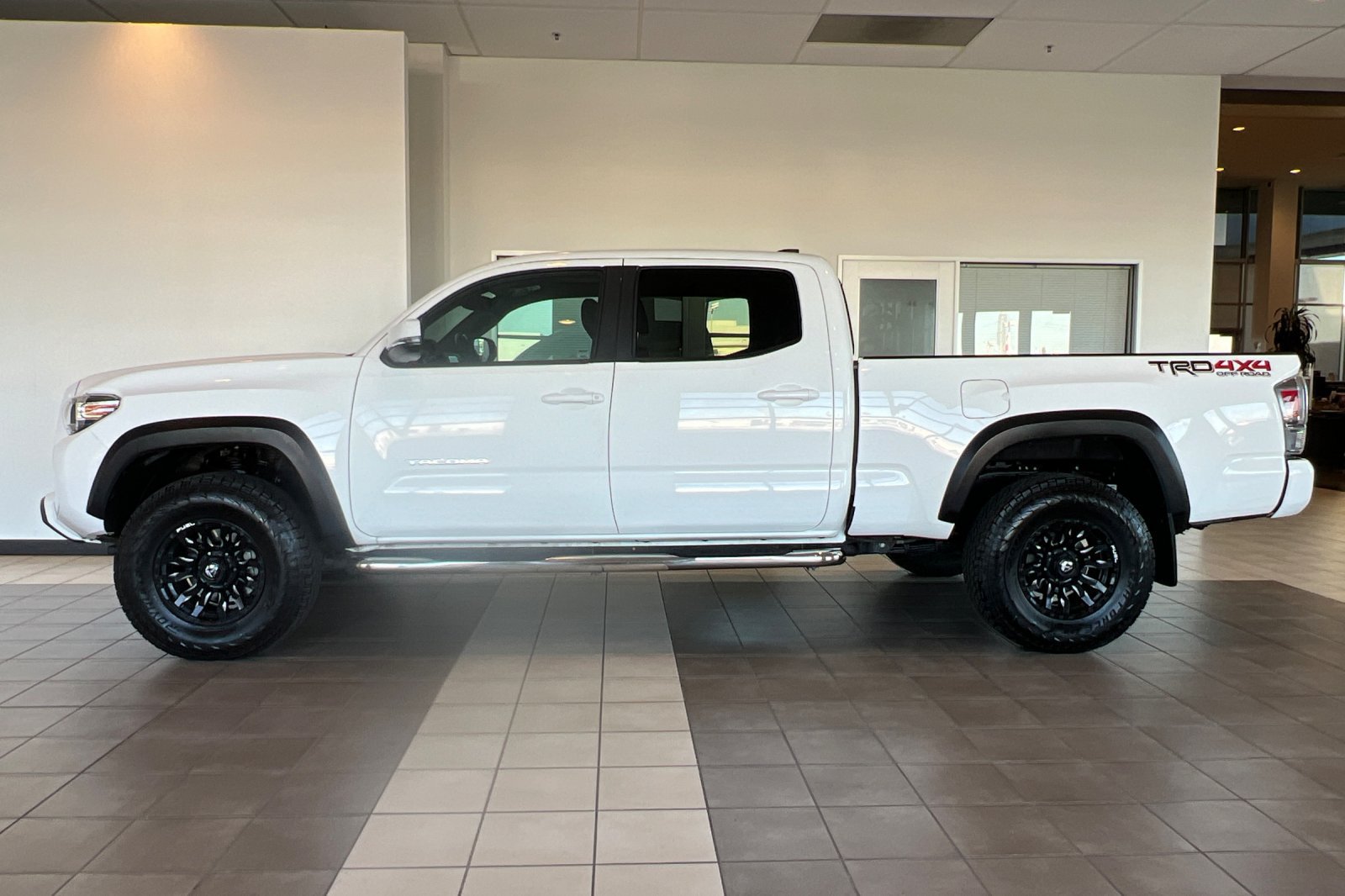 Certified 2021 Toyota Tacoma TRD Off-Road w/ TRD Premium Off Road Package AWD/4WD image 7