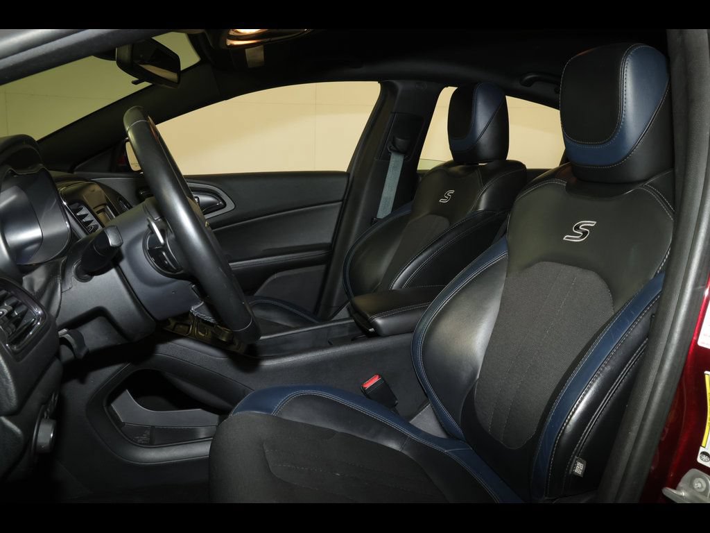 Used 2016 Chrysler 200 S FWD image 14