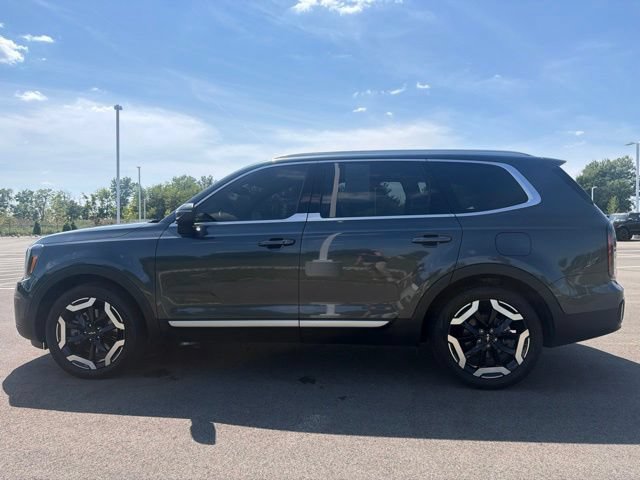 Used 2024 Kia Telluride EX w/ EX Captain's Chair Package AWD/4WD image 15