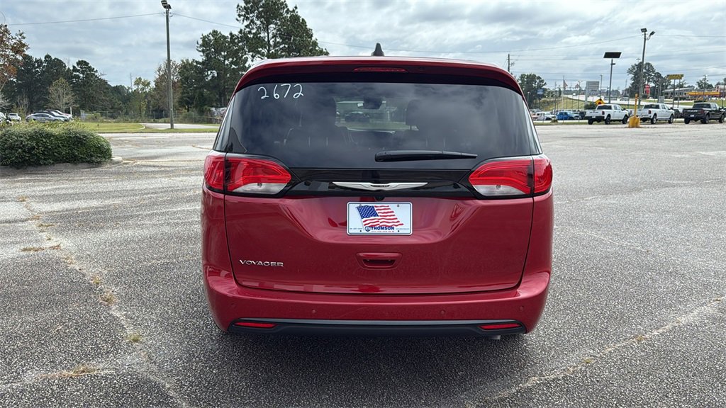 New 2026 Chrysler Voyager LX image 7