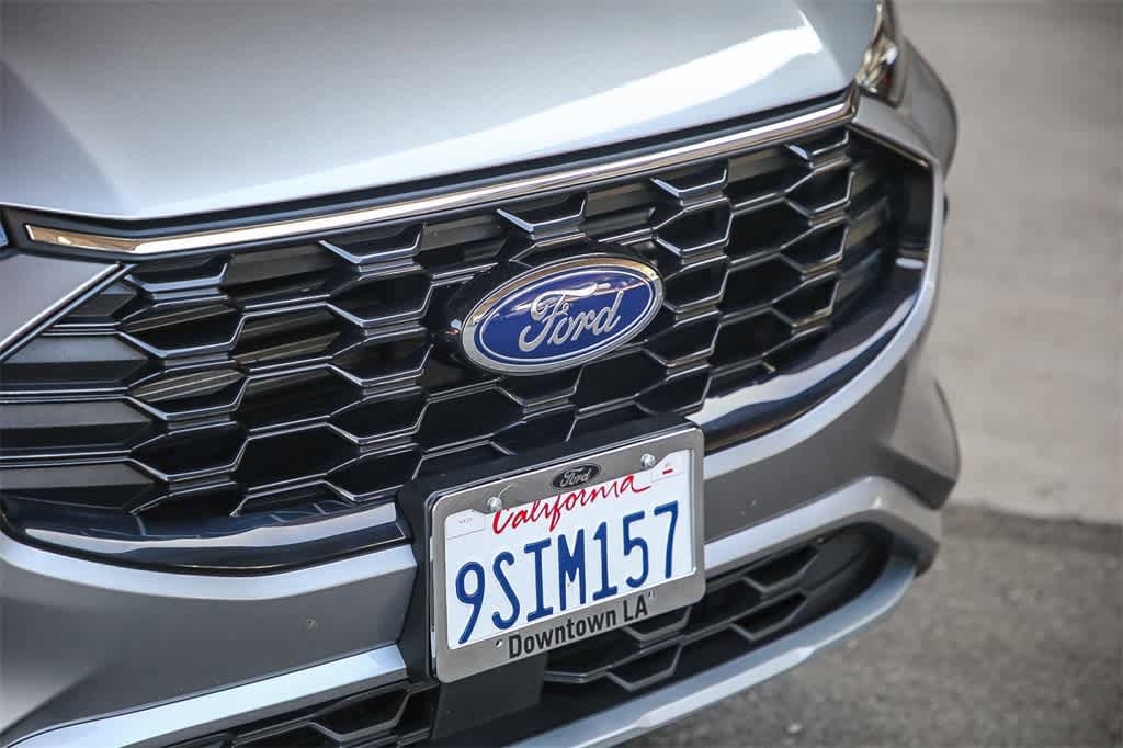 Used 2024 Ford Escape ST-Line w/ Cold Weather Package image 5