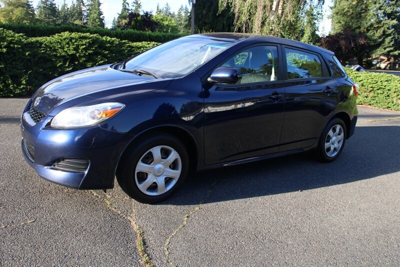 Used 2009 Toyota Matrix FWD image 1