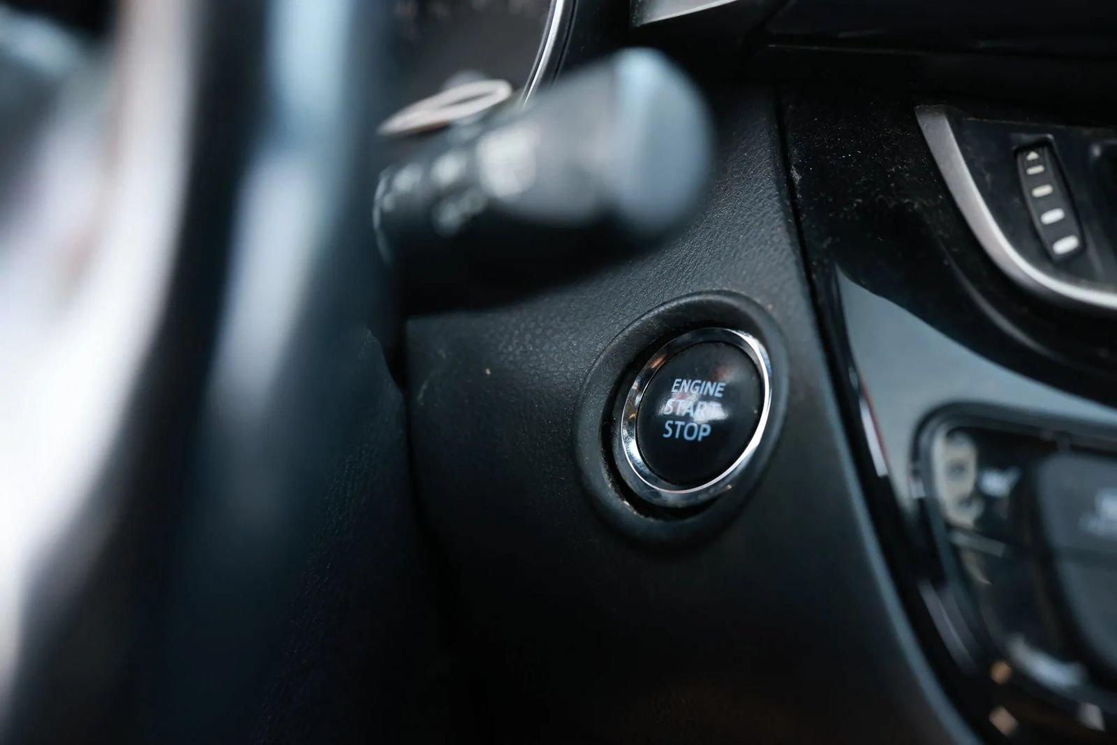 Used 2018 Toyota C-HR XLE FWD image 31