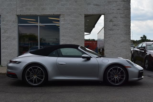 Used 2020 Porsche 911 Carrera w/ Premium Package RWD image 3