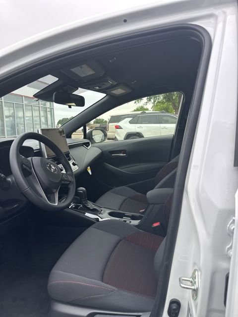 Used 2026 Toyota Corolla SE w/ SE Premium Package FWD image 7