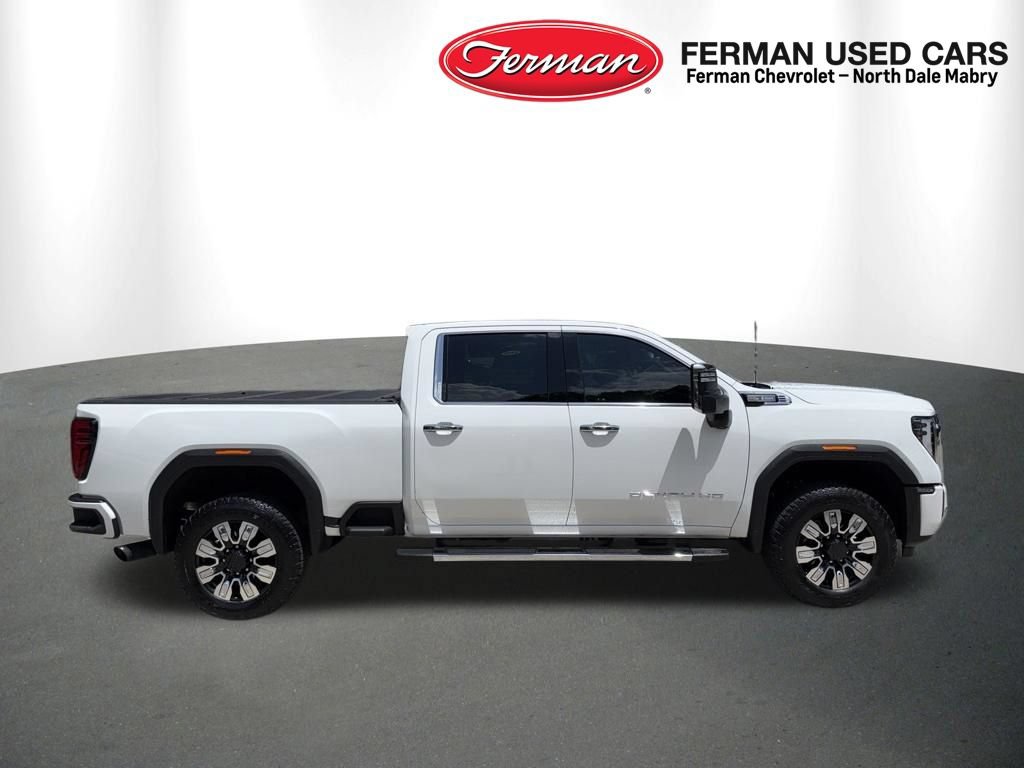 Used 2024 GMC Sierra 2500 Denali AWD/4WD image 2