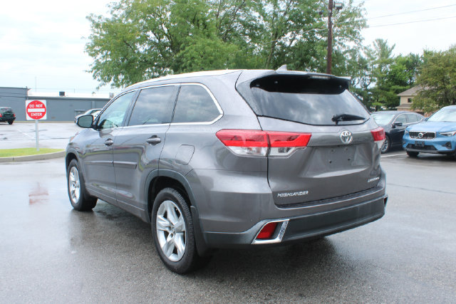 Used 2017 Toyota Highlander Limited AWD/4WD image 39