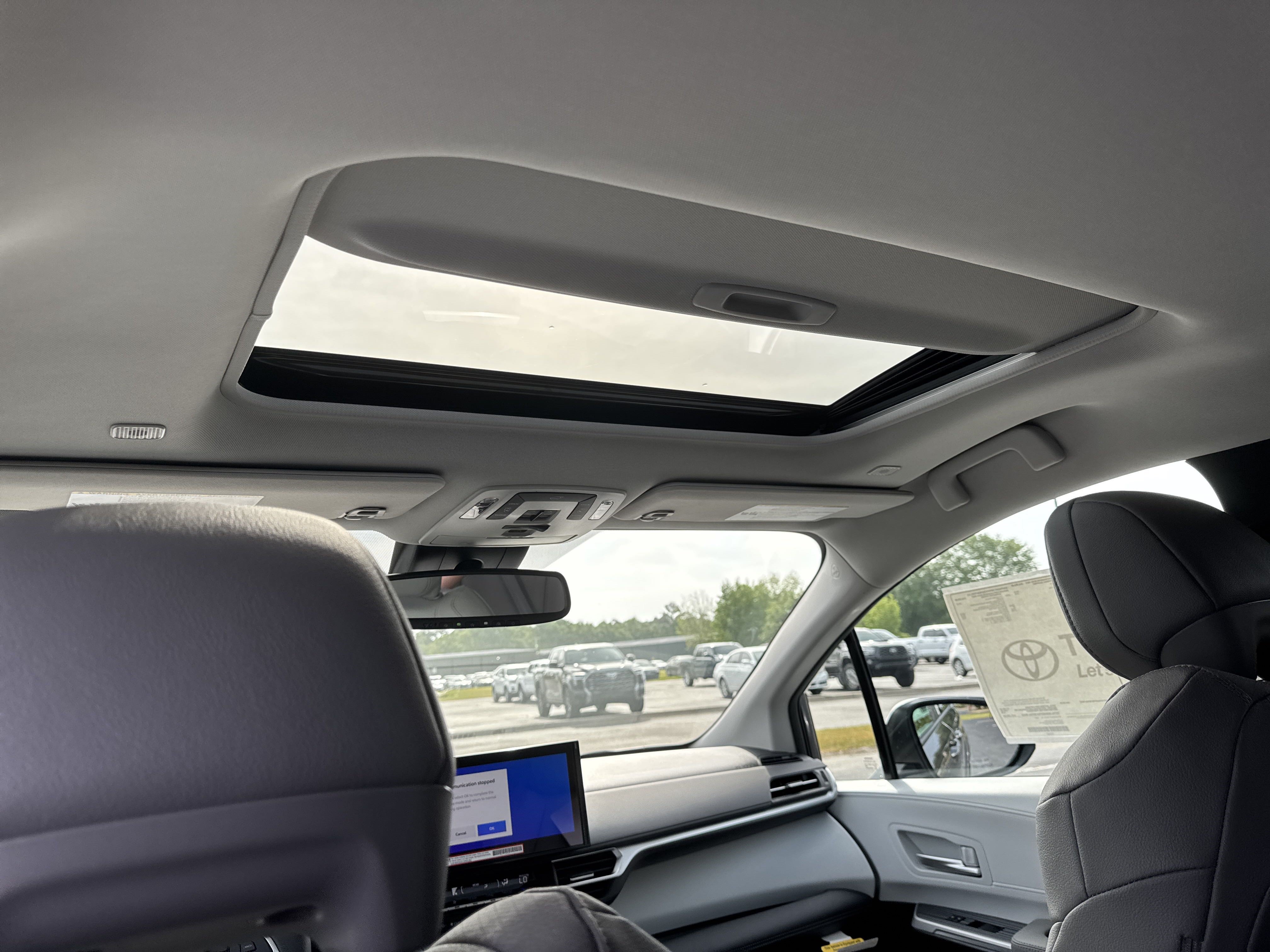 New 2025 Toyota Sienna XLE FWD image 28