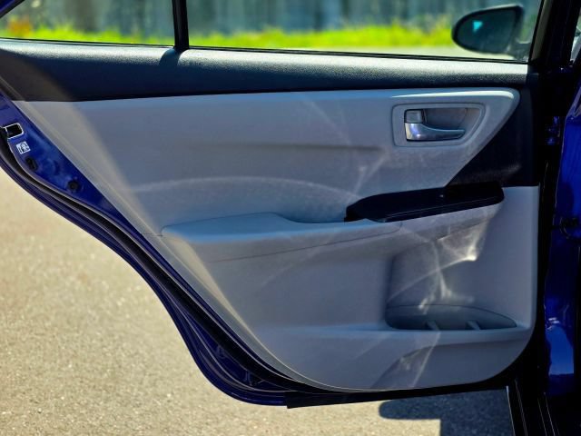Used 2015 Toyota Camry SE FWD image 41