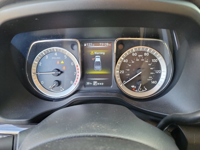 Used 2017 Nissan Titan SV image 23