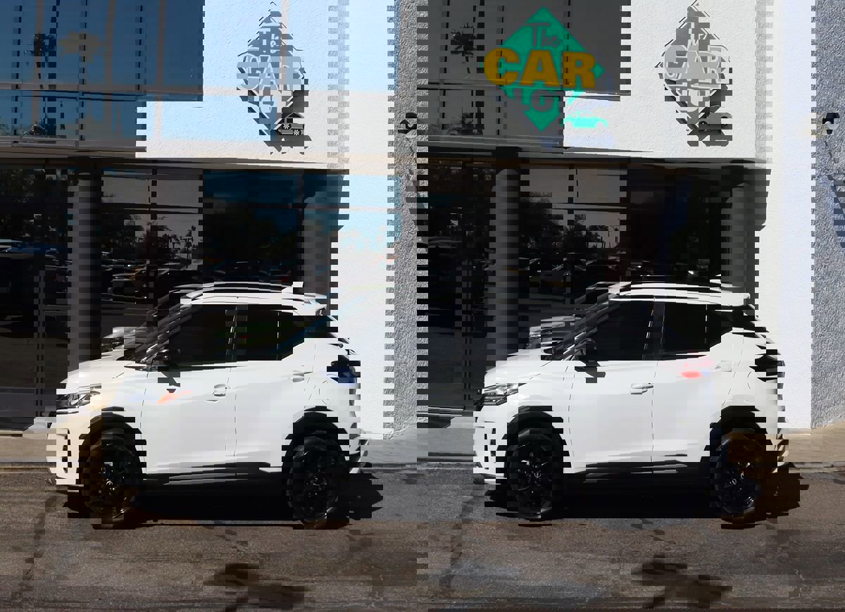 Used 2023 Nissan Kicks SR image 8