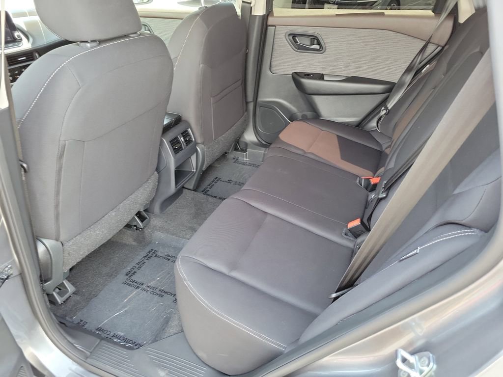 Used 2023 Nissan Rogue S image 20
