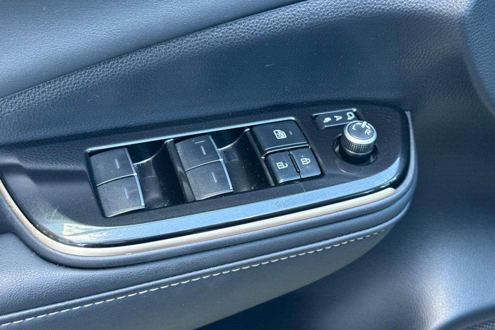 Used 2024 Toyota Crown XLE image 13