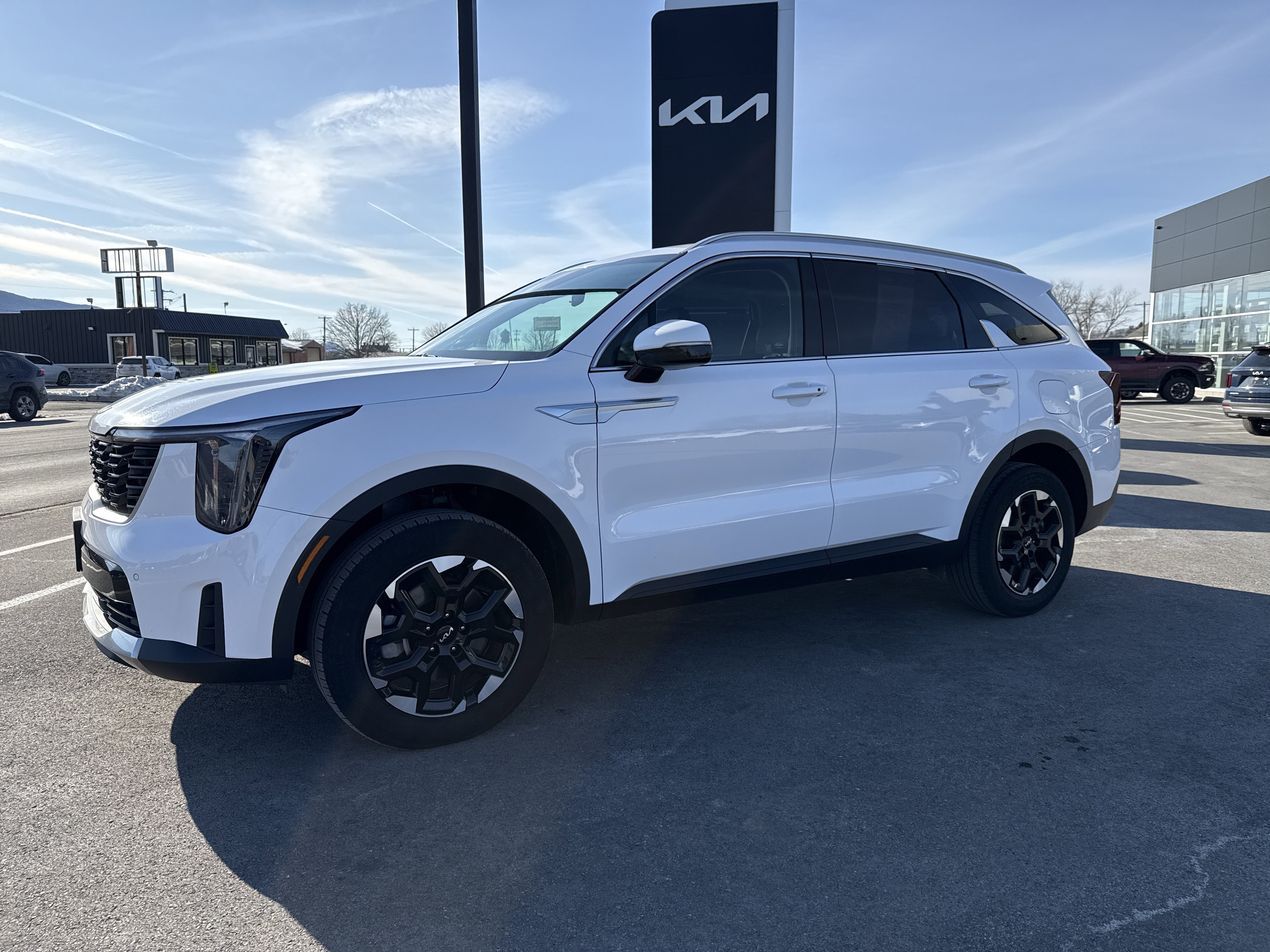Certified 2024 Kia Sorento S image 7