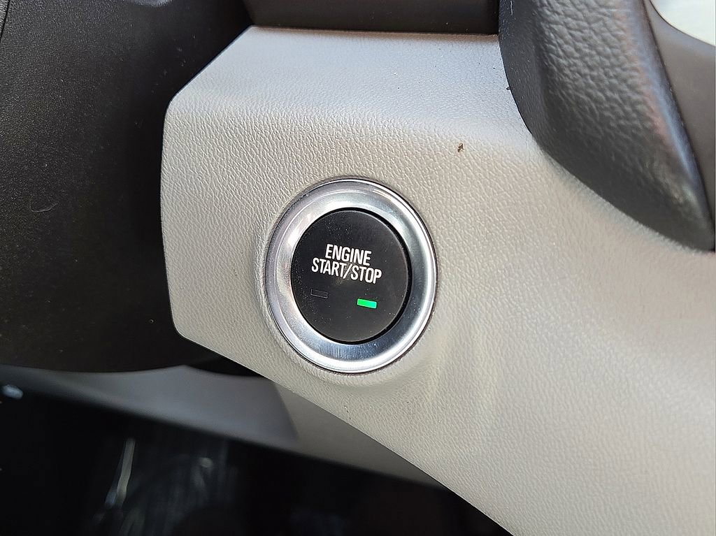 Used 2024 GMC Terrain SLE w/ Driver Convenience Package image 31