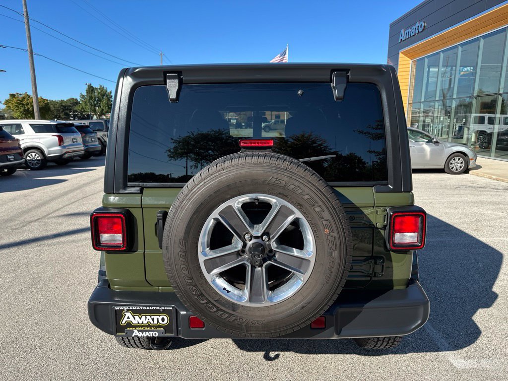 Used 2021 Jeep Wrangler Unlimited Sahara AWD/4WD image 12