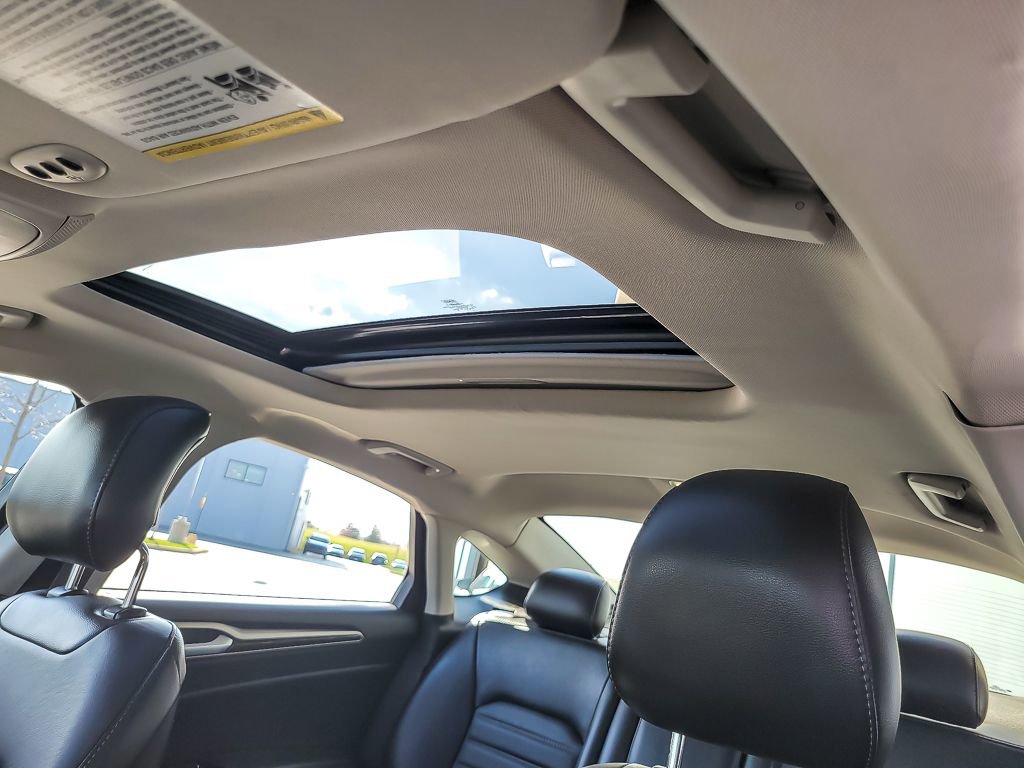 Used 2014 Ford Fusion SE w/ Equipment Group 202A image 9