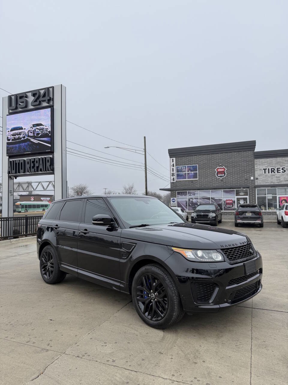 Used 2015 Land Rover Range Rover Sport SVR AWD/4WD image 1