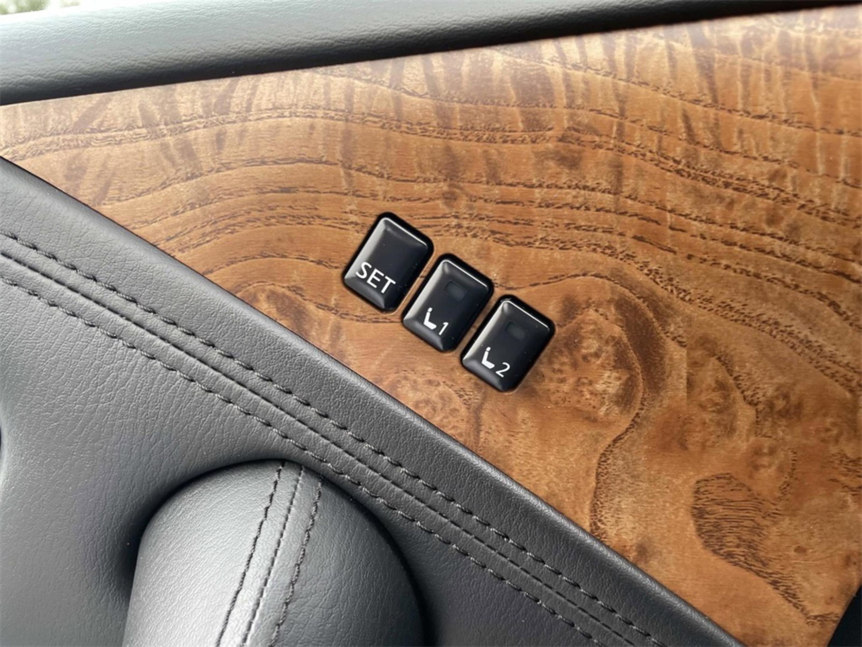 Used 2024 Nissan Armada SL w/ Captain's Chairs Package image 17