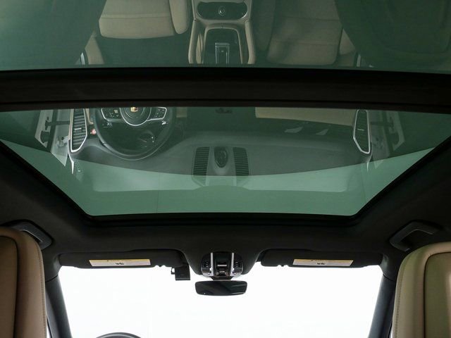 Used 2023 Porsche Cayenne image 19