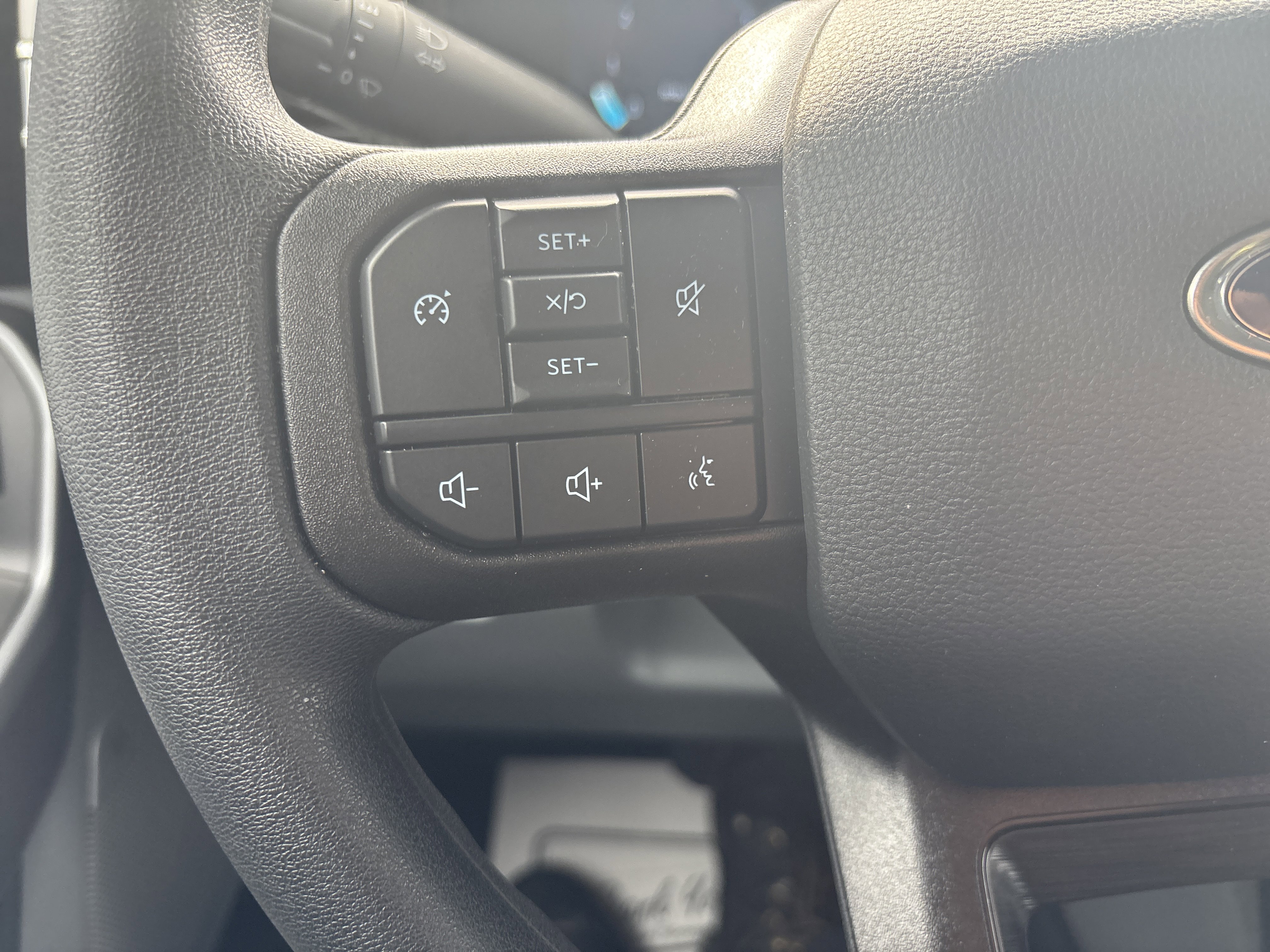 Used 2025 Ford F250 XLT w/ Black Appearance Package image 19