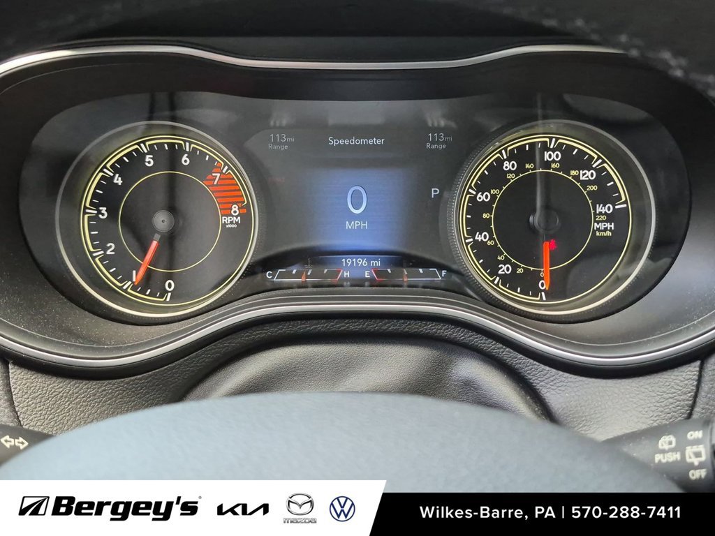 Used 2022 Jeep Cherokee Latitude Lux w/ Sun & Sound Group AWD/4WD image 24