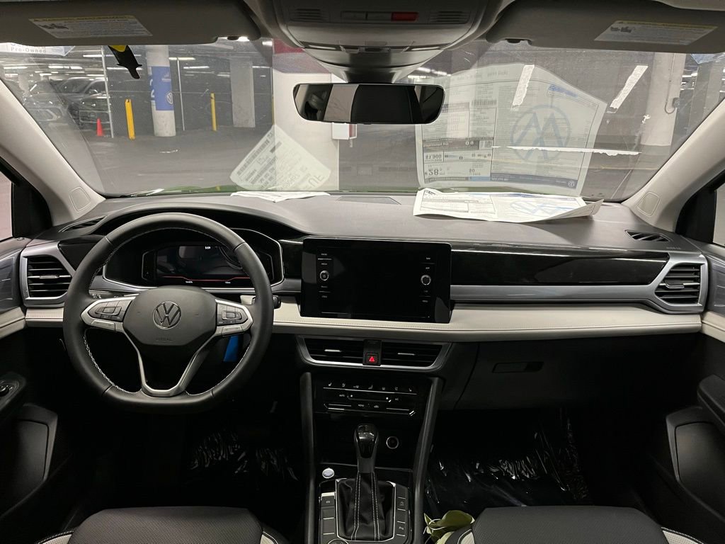 New 2025 Volkswagen Taos SEL image 7