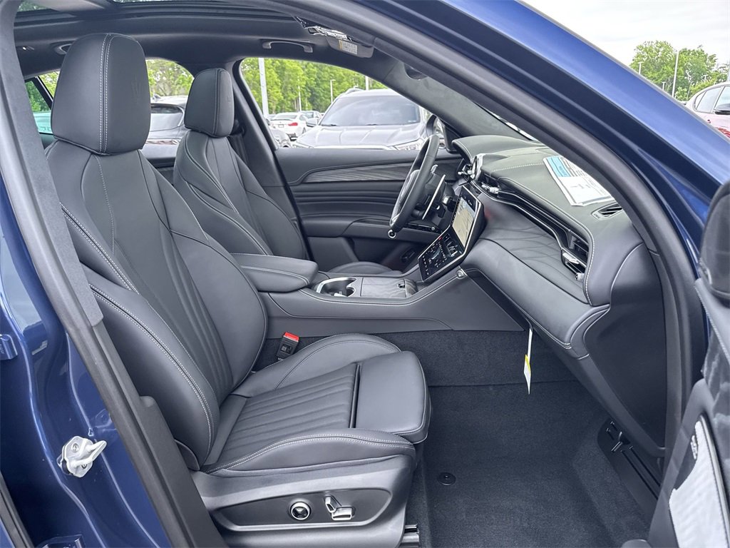 New 2025 Maserati Grecale Modena image 32