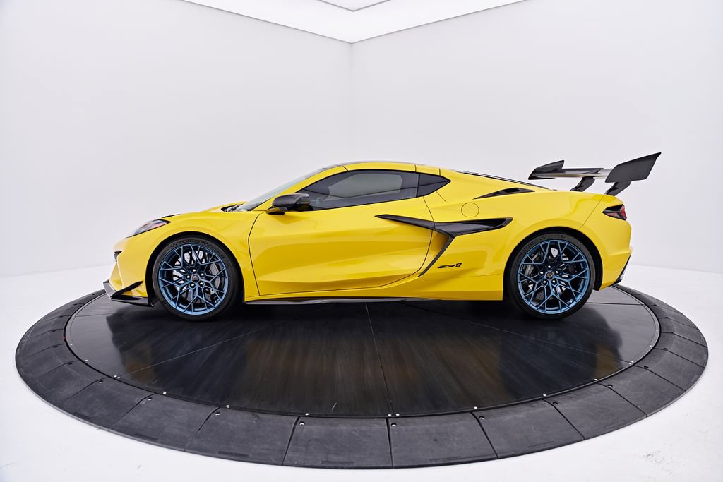 Used 2026 Chevrolet Corvette ZR1 w/ ZR1 Carbon Fiber Aero Package RWD image 17