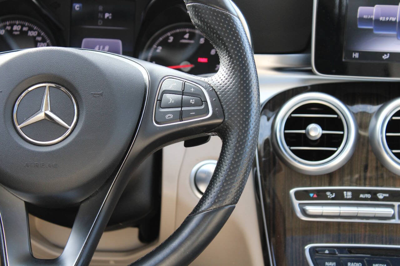 Used 2016 Mercedes-Benz C 300 4MATIC Sedan image 40