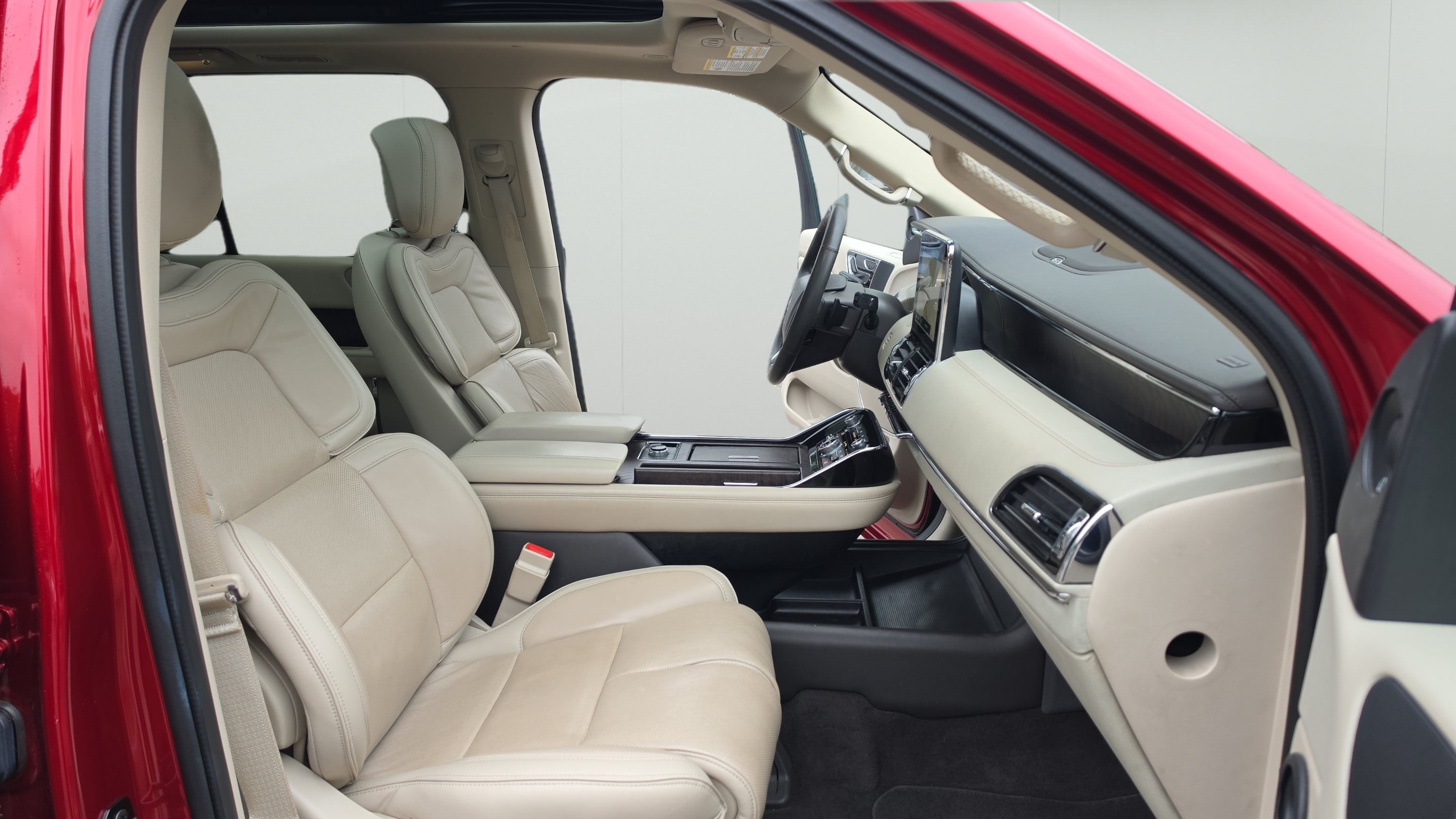 Used 2018 Lincoln Navigator Select w/ Technology Package RWD image 26