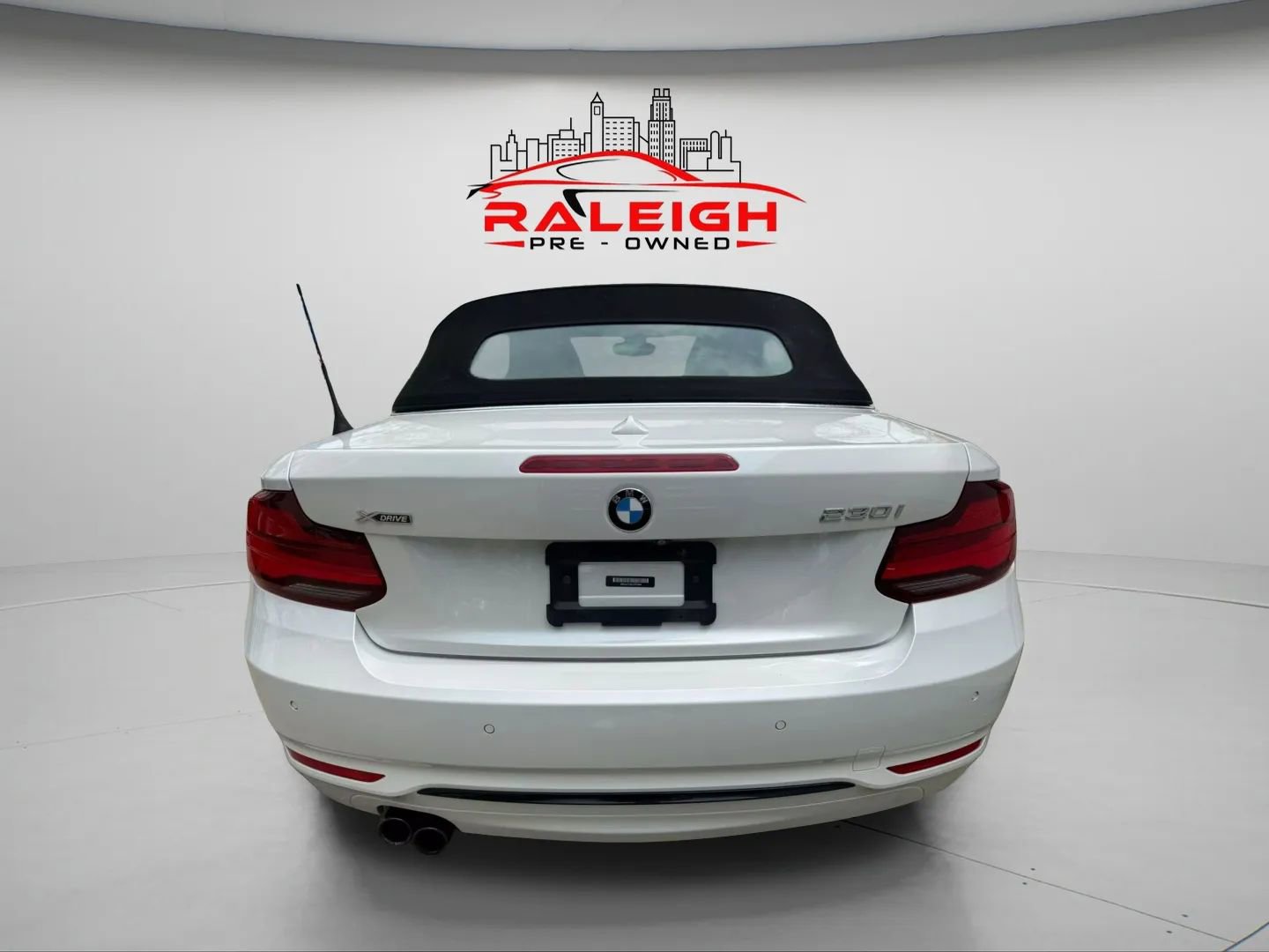 Used 2020 BMW 230i xDrive Convertible w/ Premium Package image 5