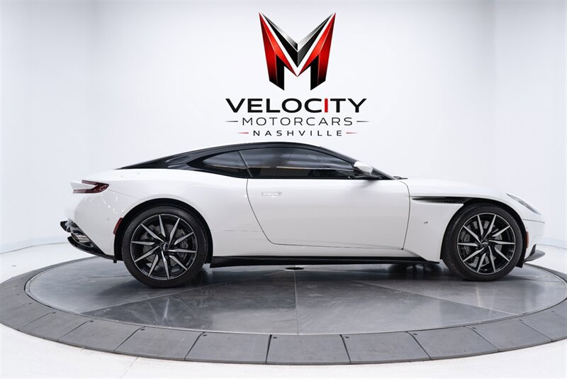 Used 2018 Aston Martin DB11 V12 RWD image 5