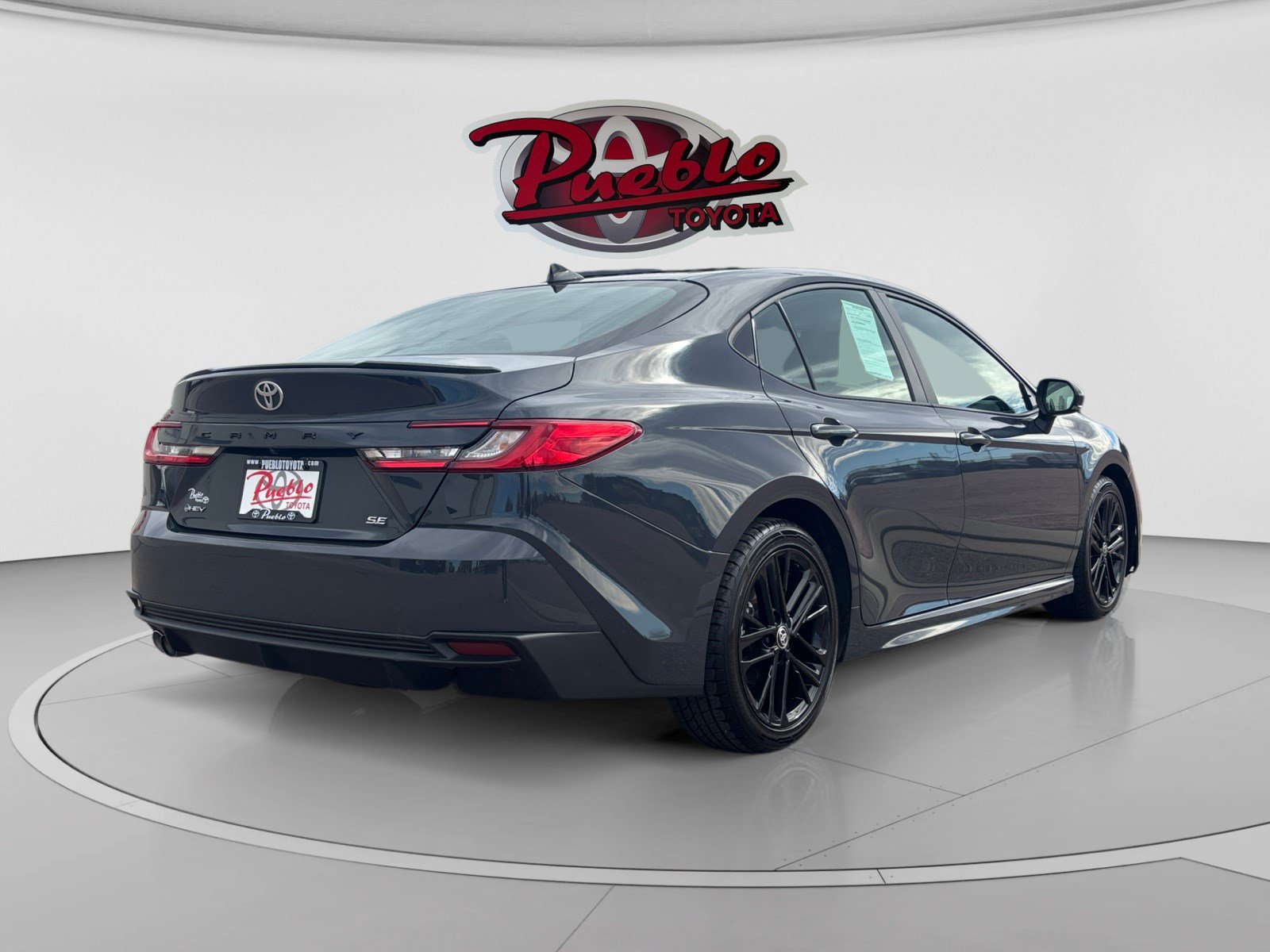 Used 2025 Toyota Camry SE FWD image 5