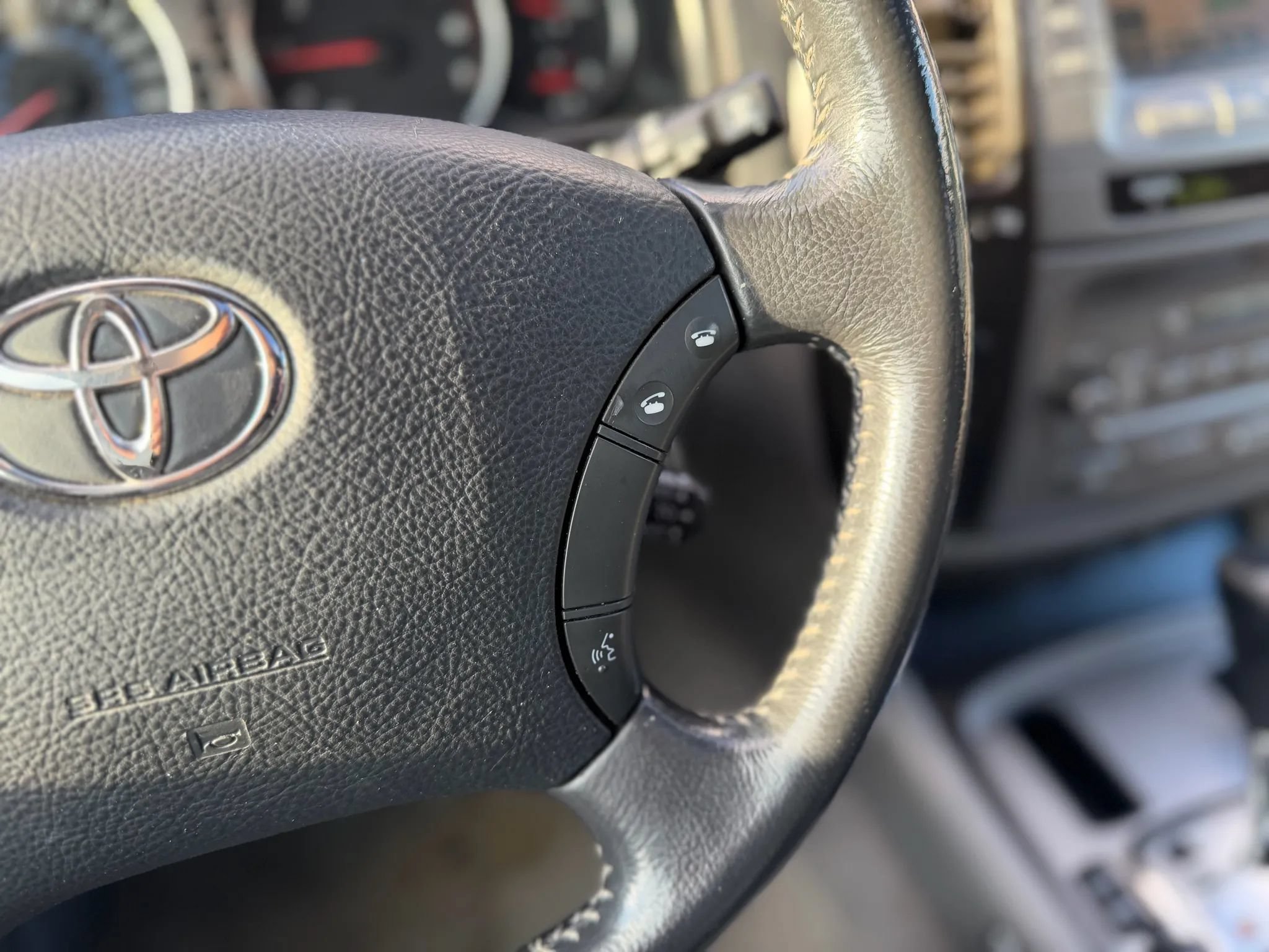 Used 2005 Toyota Land Cruiser AWD/4WD image 30