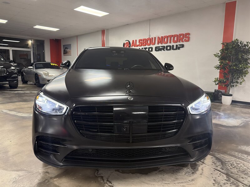 Used 2022 Mercedes-Benz S 580 4MATIC Sedan w/ AMG Line Package image 2