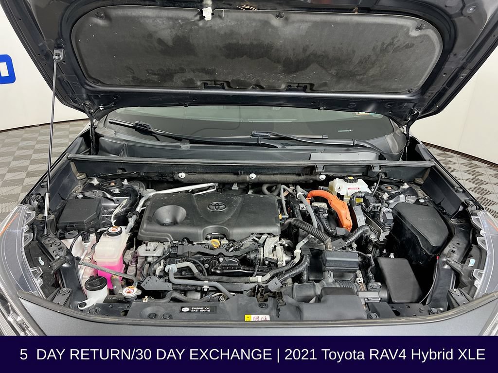 Used 2021 Toyota RAV4 XLE AWD/4WD image 32