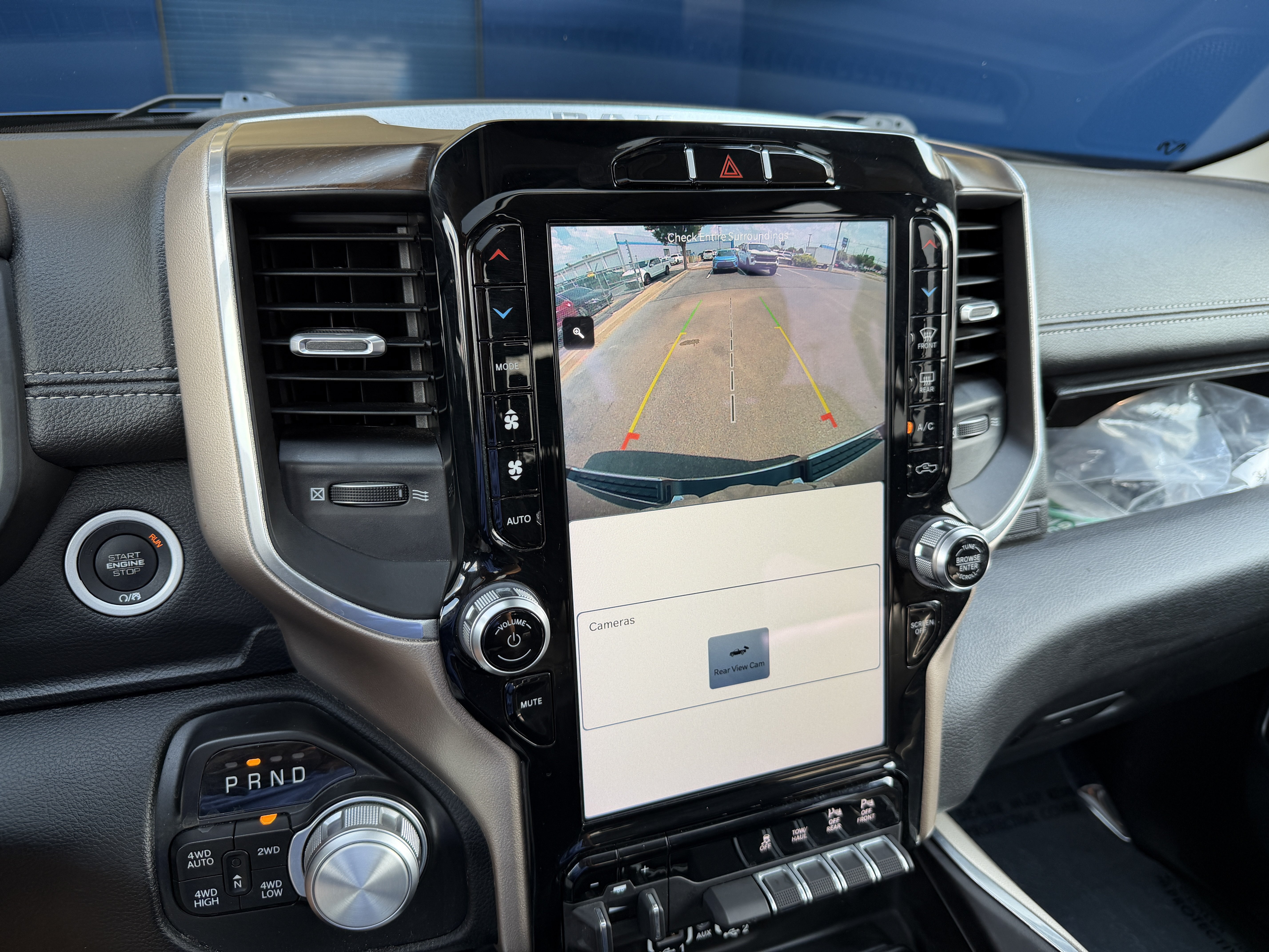 Used 2022 RAM 1500 Laramie AWD/4WD image 23