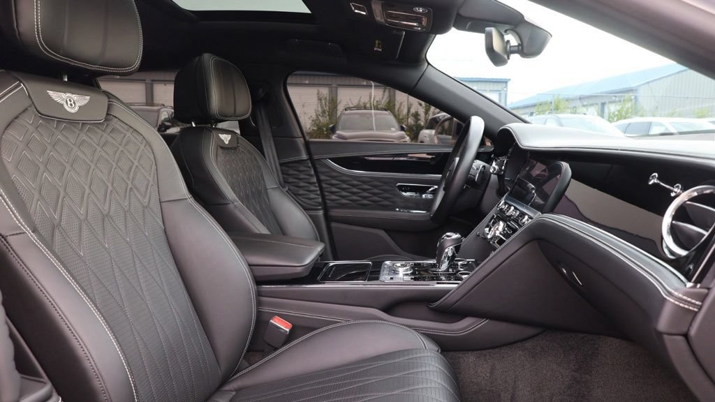 Used 2022 Bentley Flying Spur V8 AWD/4WD image 14