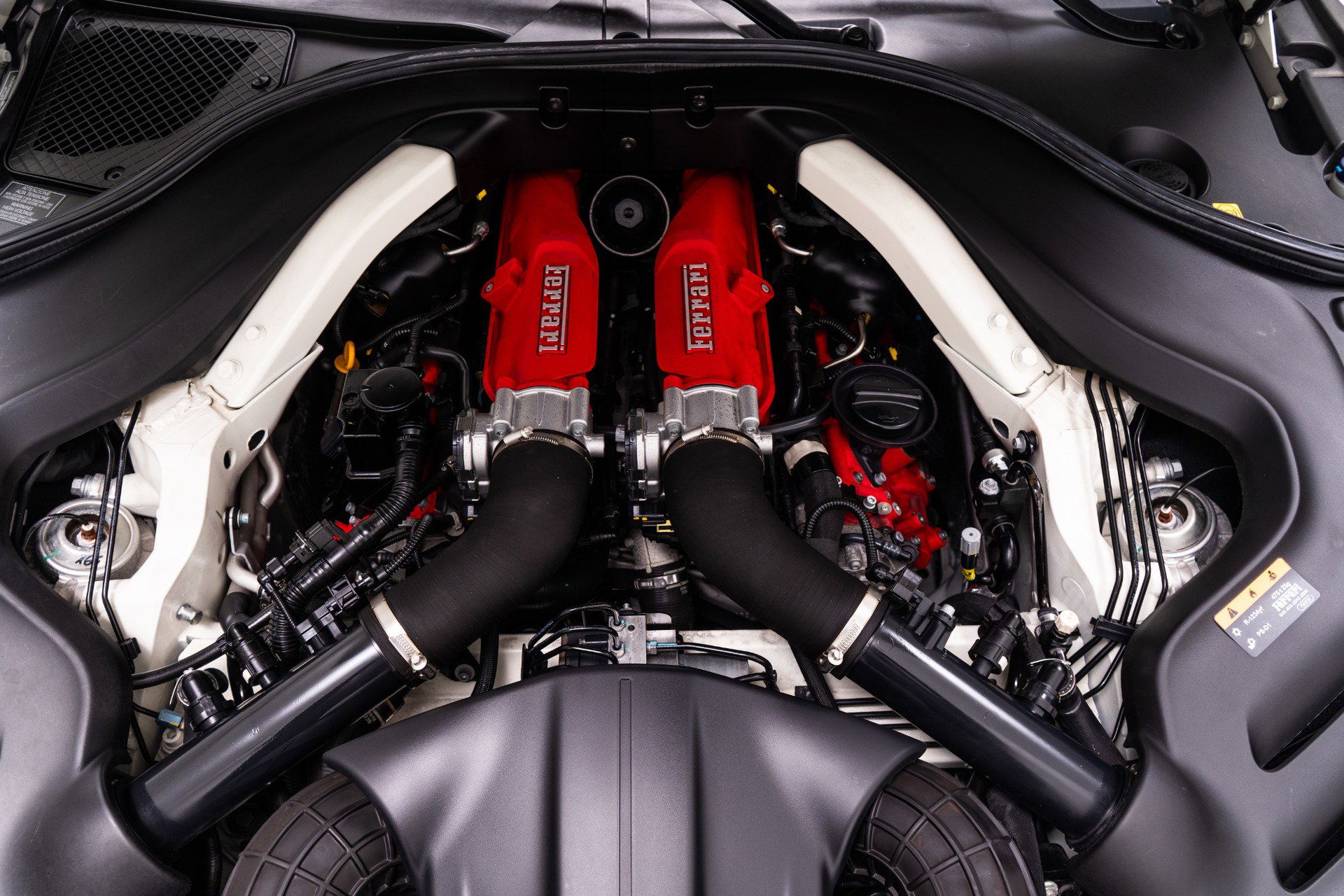 Used 2020 Ferrari Portofino image 12