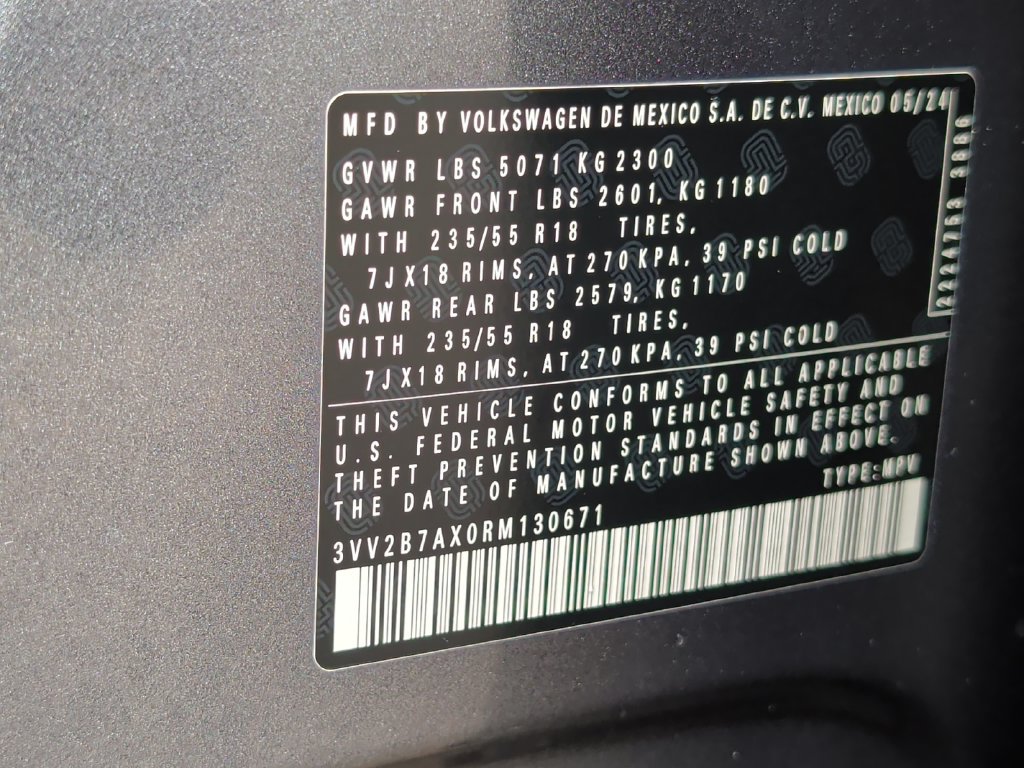 Used 2024 Volkswagen Tiguan SE AWD/4WD image 40