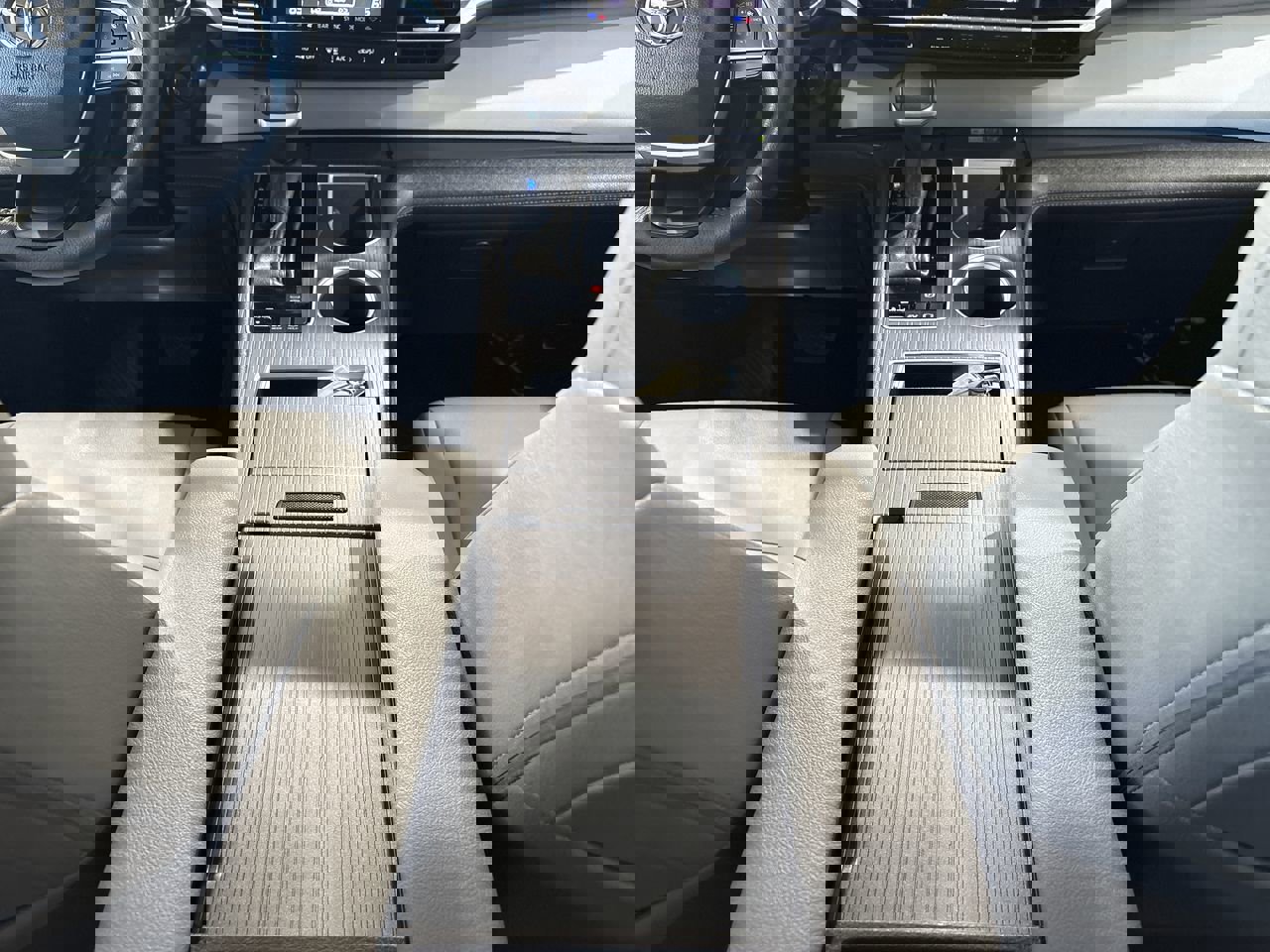 Certified 2025 Toyota Sienna XLE image 22