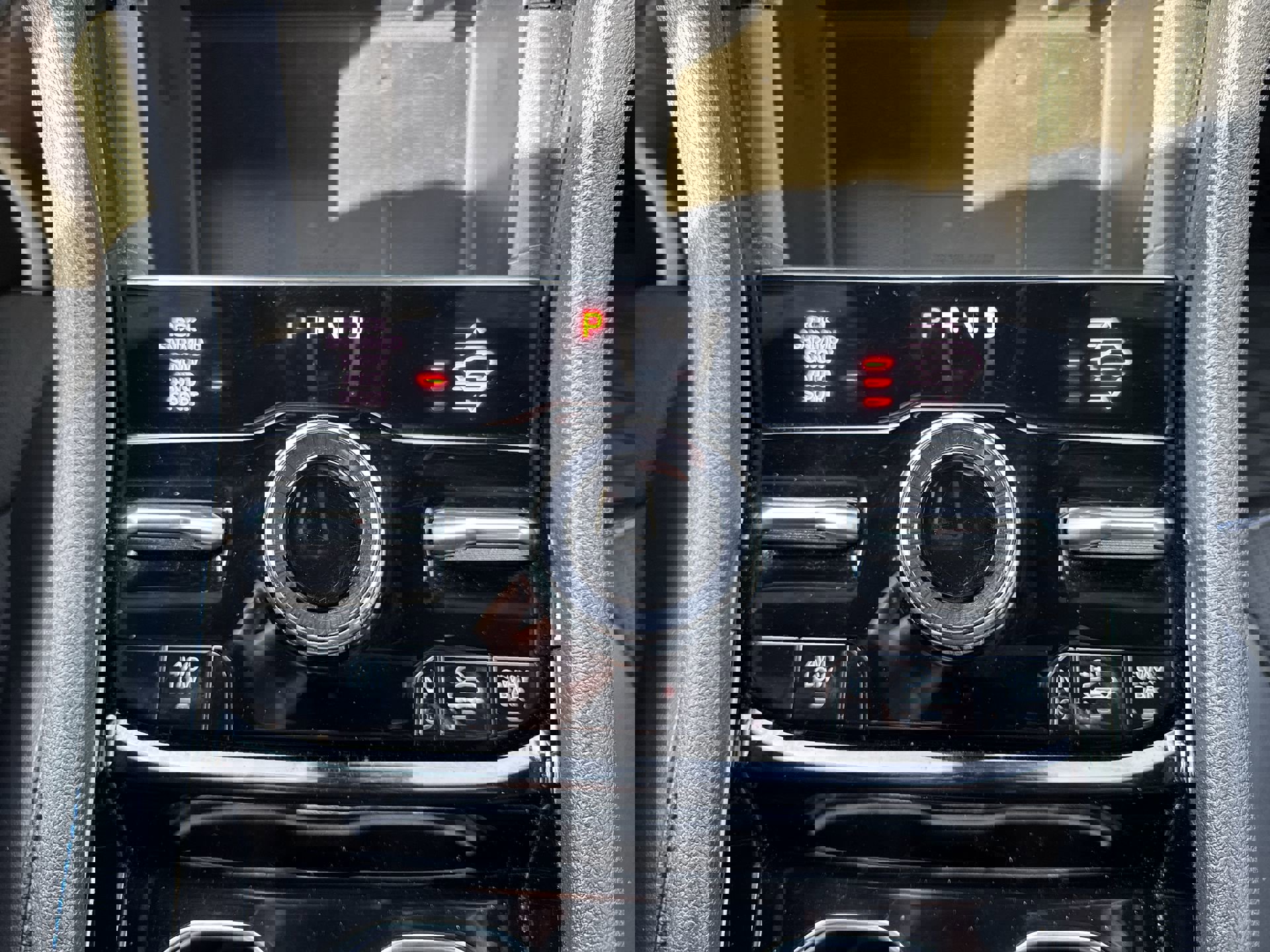 Used 2022 Jeep Grand Cherokee Trailhawk w/ Luxury Tech Group III image 20